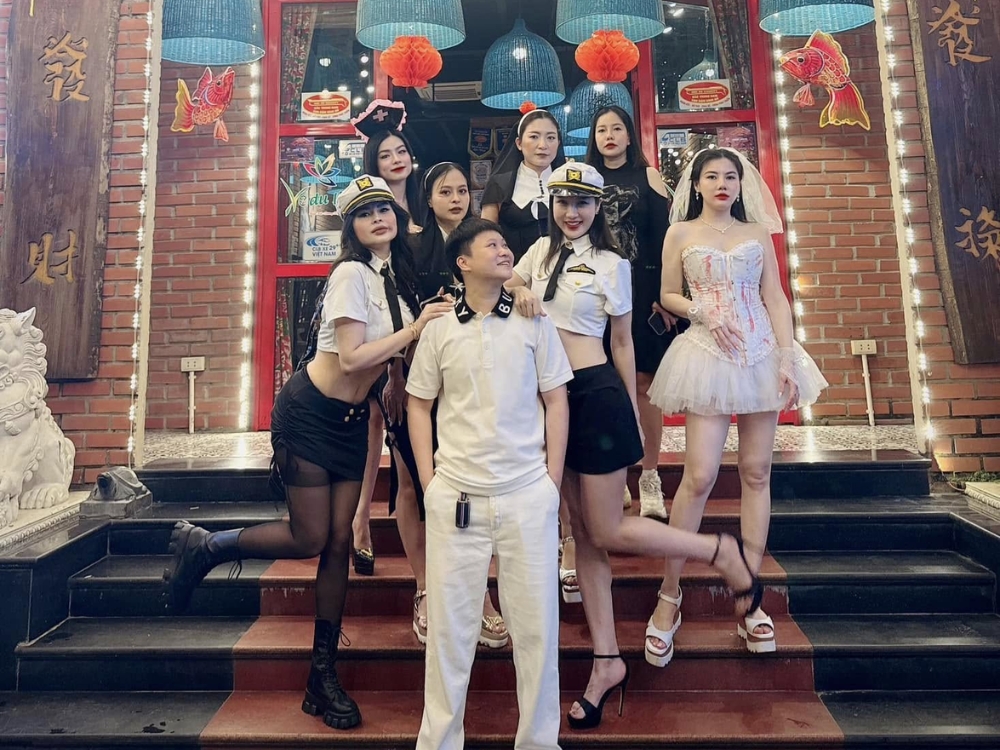 Thông tịn liên hệ